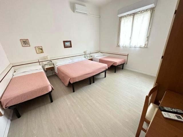 מילאנו מריטימה Hotel Fiorenza מראה חיצוני תמונה