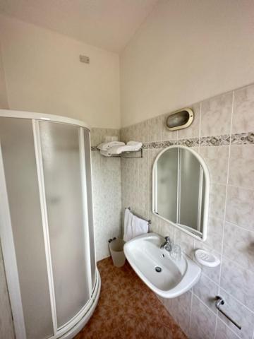מילאנו מריטימה Hotel Fiorenza מראה חיצוני תמונה